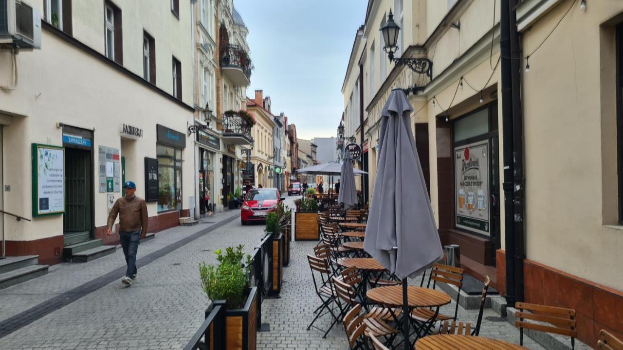 Raciborska Royal - Miejsce Parkingowe Na Parkingu Strzezonym Gliwice